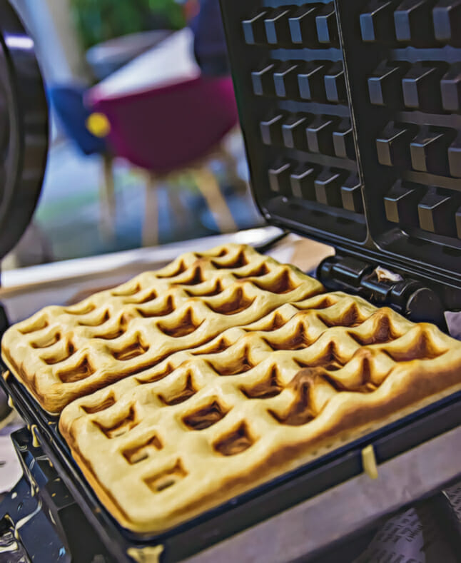 7 Safest Non Toxic Waffle Makers In 21 Teflon Free