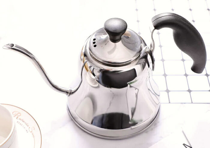 https://thegoodlifedesigns.com/wp-content/uploads/2021/03/Japanese-Pour-Over-Plastic-free-Kettle-1.jpg